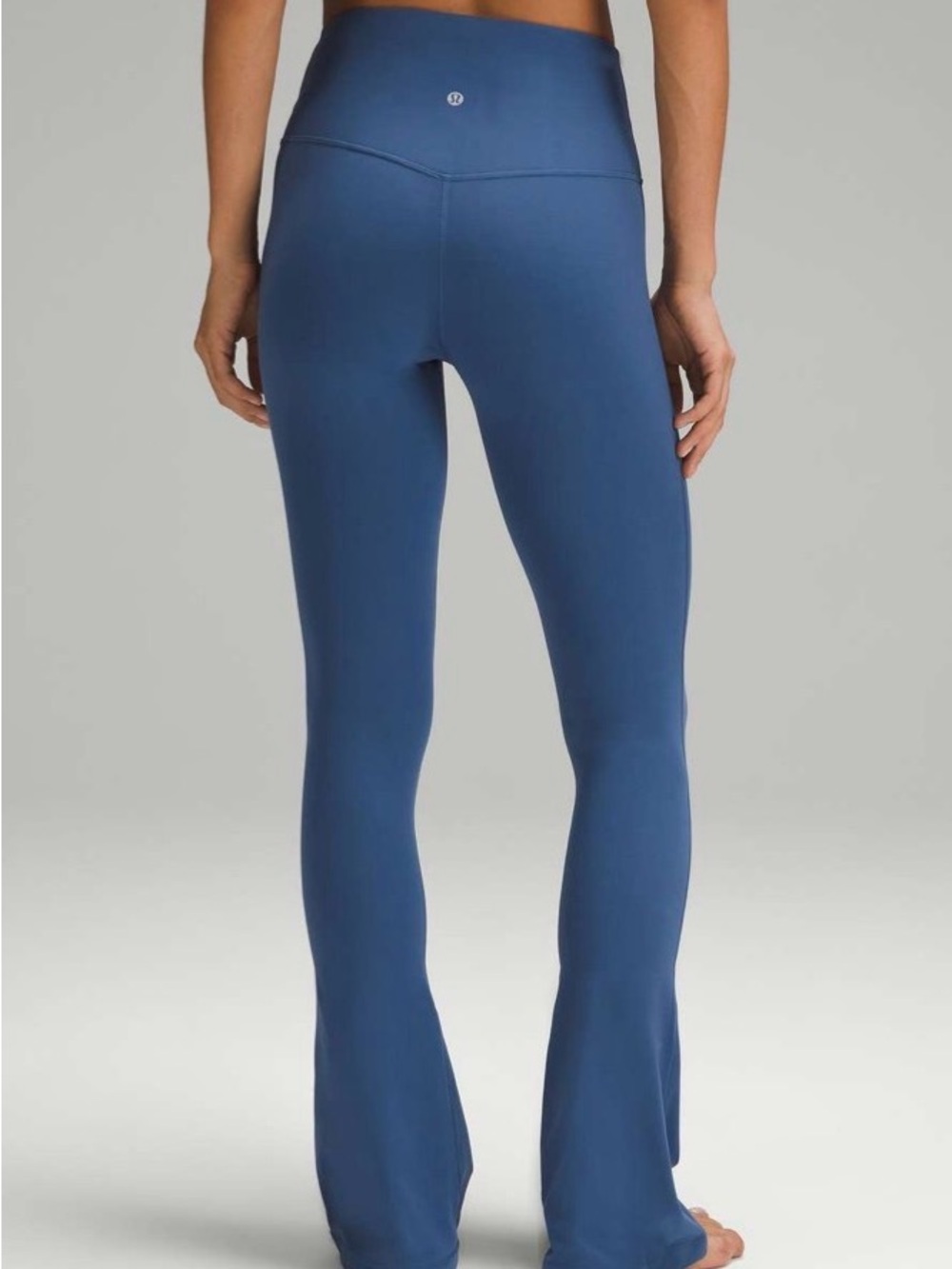 Lululemon Align High-Rise Mini-Flared Pant *Regular
- Pitch Blue - size 6